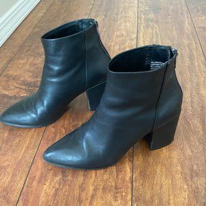 Steve Madden black booties